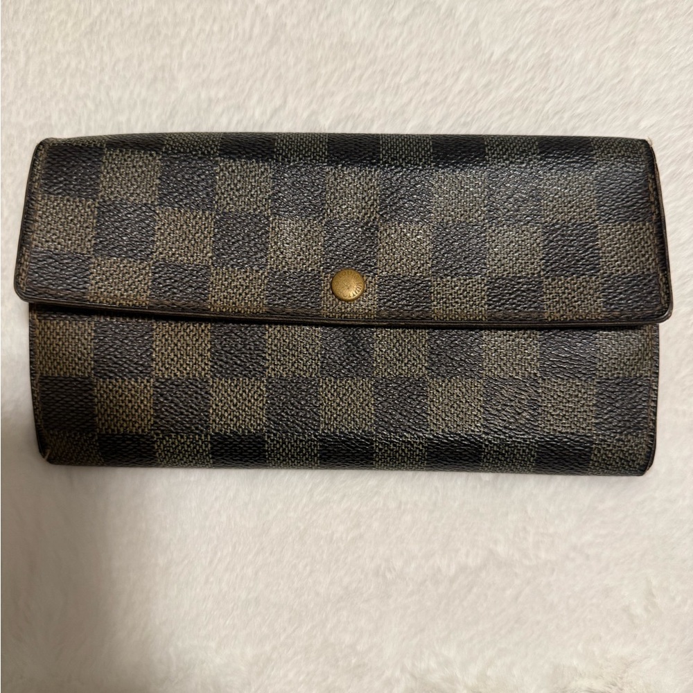 Louis Vuitton Damier great condition wallet